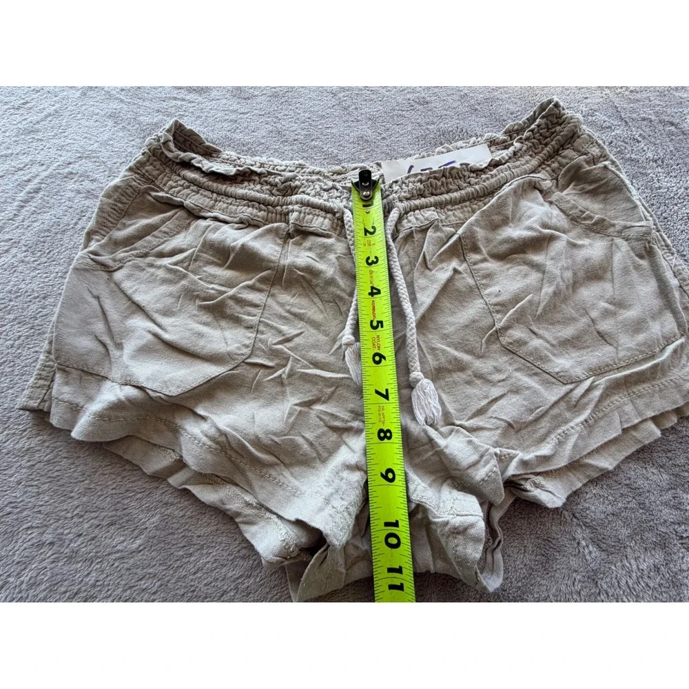 Cali 1850 Shorts Womens Medium Tan Smocked Waist Rope Drawstring